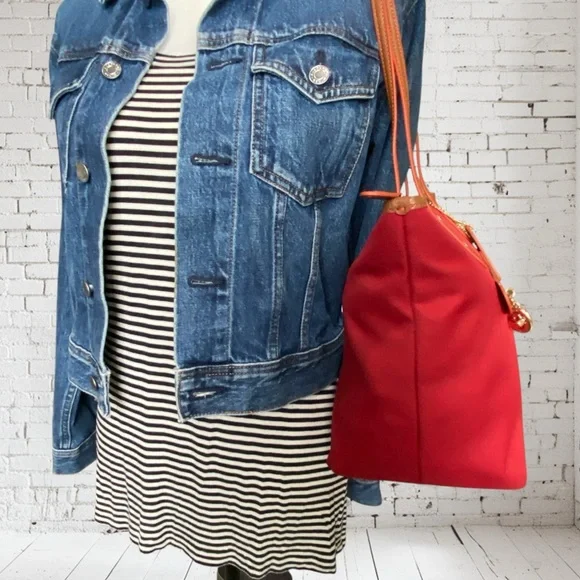 Coach NWT Sawyer Canvas Large Tote Bag Classic Red Turnlock - Picture 5 of 17